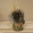 Wolpertinger Wolpi Präparat Mini Tannenzapfen Zapfen lila Augen Höhe 23 cm 86.1.2.65