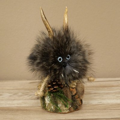 Wolpertinger Wolpi Präparat Mini Tannenzapfen Zapfen hellblaue Augen Höhe 22 cm 86.1.2.66