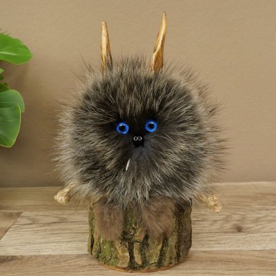 Wolpertinger "Wolpi" Mini Taxidermy Specimen with Dark Blue Eyes, Height 22 cm, 86.1.1.53