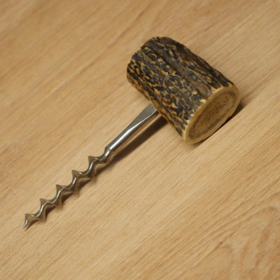 Tire-bouchon avec manche en bois de cerf
