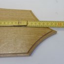Placa para trofeos de ciervo SPITZ  para ciervos grandes en roble claro ALTURA 45 cm
