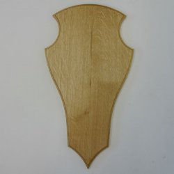 Placa para trofeos de ciervo SPITZ  para ciervos grandes en roble claro ALTURA 45 cm