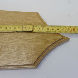 Placa para trofeos de ciervo SPITZ  para ciervos grandes en roble claro ALTURA 45 cm