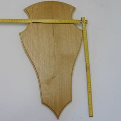 Placa para trofeos de ciervo SPITZ  para ciervos grandes en roble claro ALTURA 45 cm