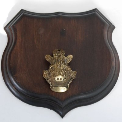 1x Wappenschild Wildschwein Troph&auml;enschild Wappenform, AF 15cm, mit Keiler Kopf Abdeckung klein