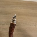 Flaschenöffner mit Hirsch Geweih Stange Hirschhorn Griff mit Endkappe Verzierung Hirsch stehend GL23cm #27.19.7.13