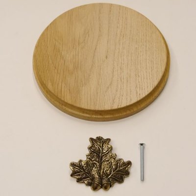 Keilerschild rund hell AF 15 cm mit Eichenlaub Deckblatt klein Keilerbrett Gewaffbrett Troph&auml;enschild
