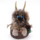 Wolpertinger Wolpi Präparat taxidermy Mini mit Tannenzapfen und hellblaue Augen Höhe 20 cm