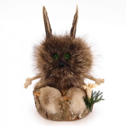 Wolpertinger Wolpi Präparat taxidermy Mini mit Holz Edelweiss und grüne Augen Höhe 20,5 cm