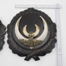 2 Stück Wildschwein Keilerwaffen mit Eichenlaub Verzierung Trophäe Keiler Gewaff Hauer Länge 17,6 cm auf geschnitztem Trophäenschild