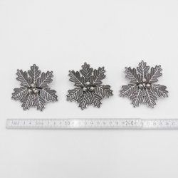 3 stuks everzwijnwapens Eikenbladeren omslag groot 7 bladen met 3 eikels zilverkleurig