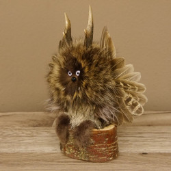 kleines Wolpertinger Wolpi Präparat taxidermy mit flieder Augen, kleine Flügel und Reh Geweih Horn Höhe 28 cm #86.2.79