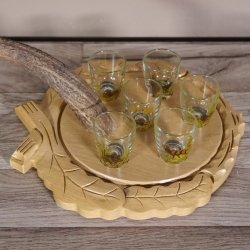 Schnaps Anbieter geschnitztes Schnapsbrett H14 cm Rothirsch Stange Geweih Griff mit 6 Stück " kurze " Gläser Jagdmotiv Tier Motiv #27.7.1.3