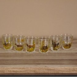 Schnaps Anbieter geschnitztes Schnapsbrett H14 cm Rothirsch Stange Geweih Griff mit 6 Stück " kurze " Gläser Jagdmotiv Tier Motiv #27.7.1.3