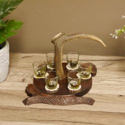 Schnaps Anbieter geschnitztes Schnapsbrett H17 cm Damhirsch Stange Geweih Griff mit 6 Stück " kurze " Gläser Jagdmotiv Tier Motiv #27.7.150