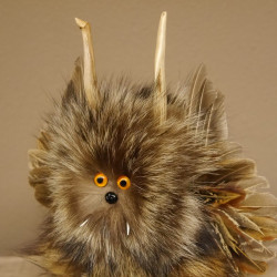 Kleines Wolpertinger Wolpi Präparat taxidermy mit orange Augen, kleine Flügel und Reh Geweih Horn #86.2.85